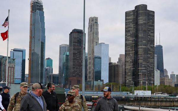 Maj. Gen. Jason Kelly visits Chicago Harbor Lock
