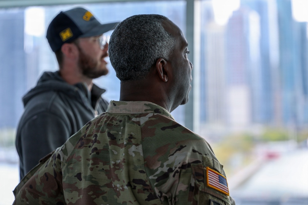 Maj. Gen. Jason Kelly visits Chicago Harbor Lock