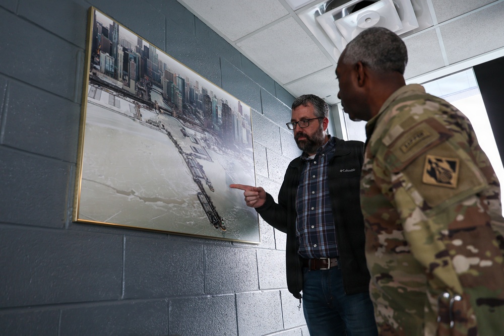 Maj. Gen. Jason Kelly visits Chicago Harbor Lock