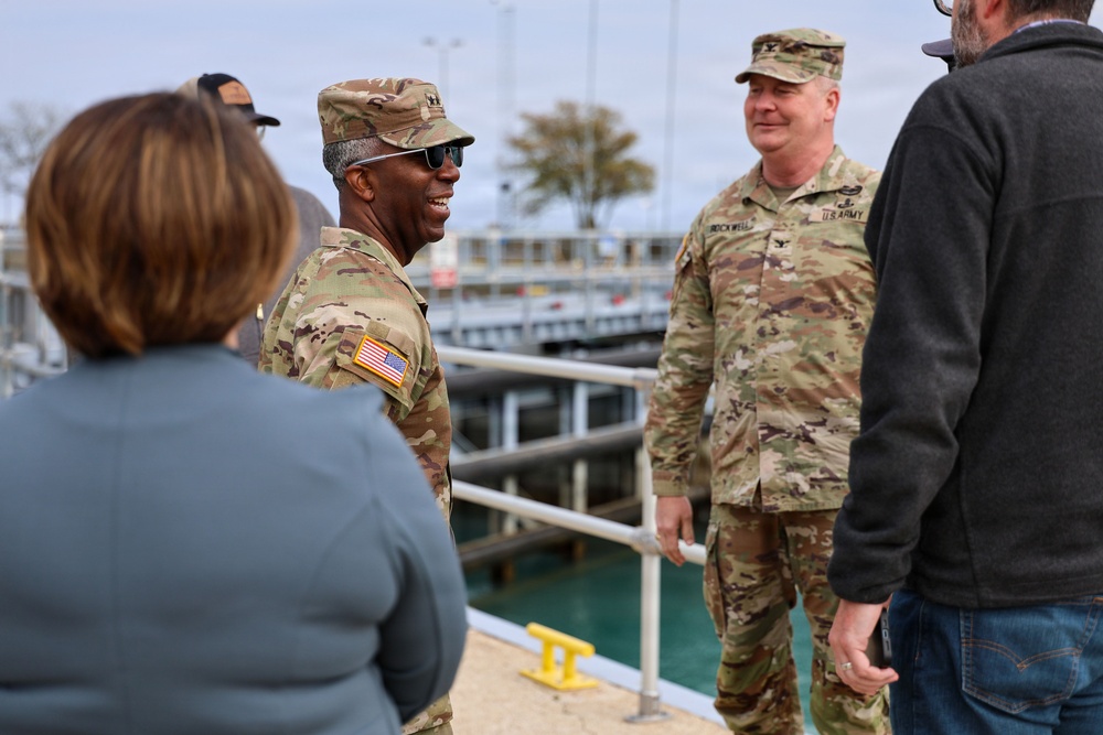 Maj. Gen. Jason Kelly visits Chicago Harbor Lock