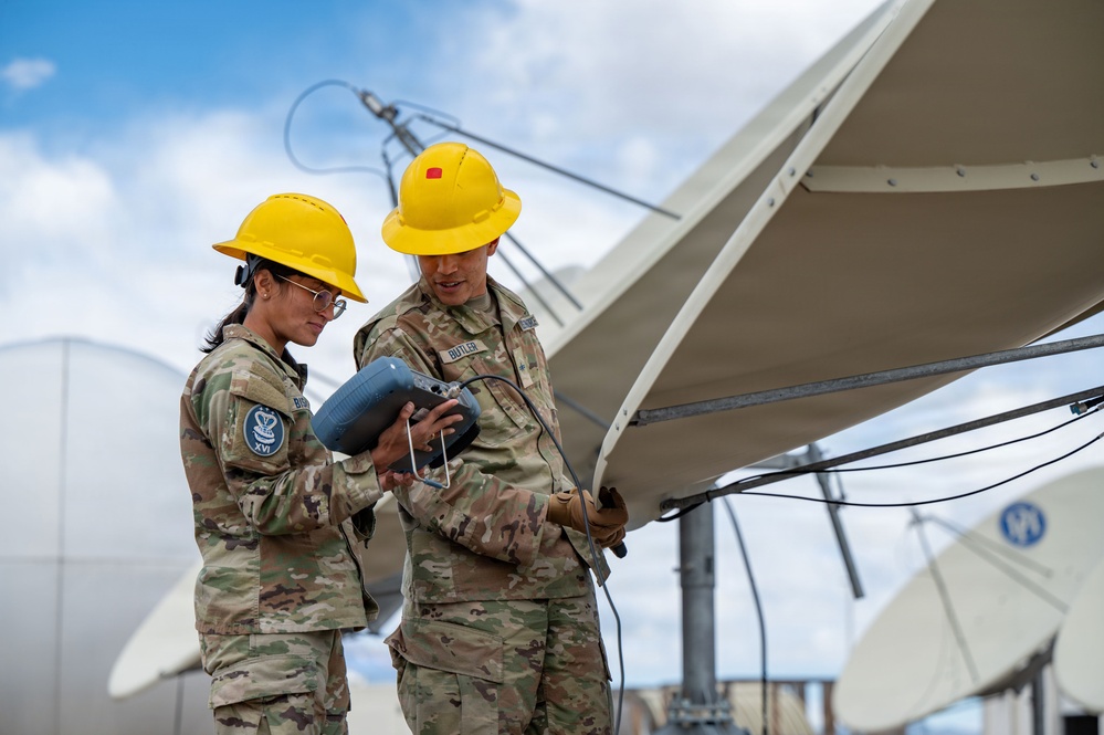 16th Electromagnetic Warfare Squadron Trains with Bounty Hunter
