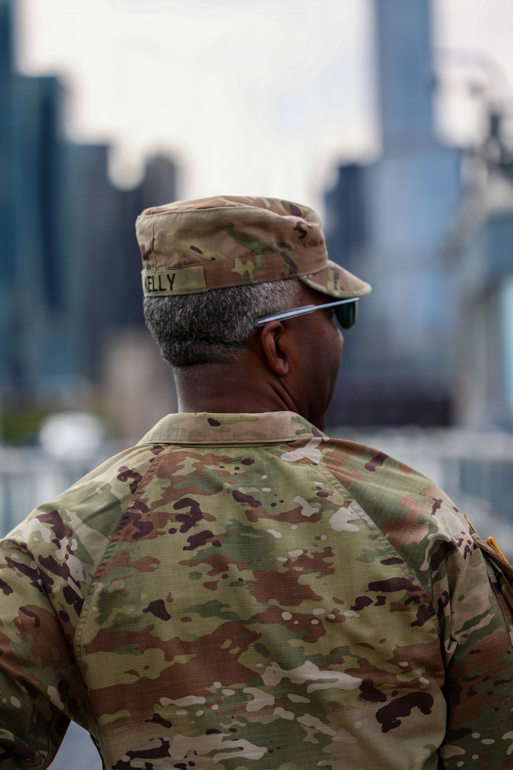 Maj. Gen. Jason Kelly visits Chicago Harbor Lock