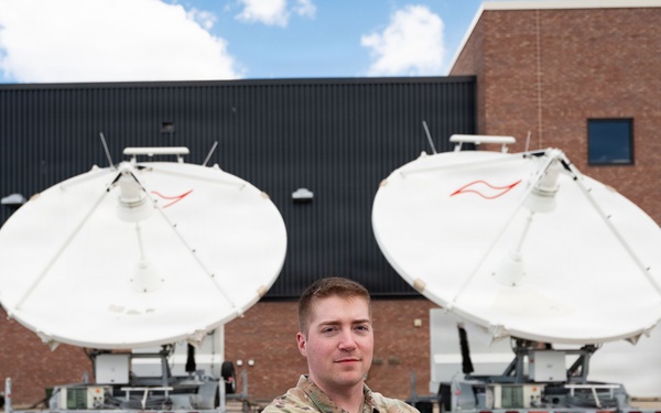 16th Electromagnetic Warfare Squadron Trains with Bounty Hunter