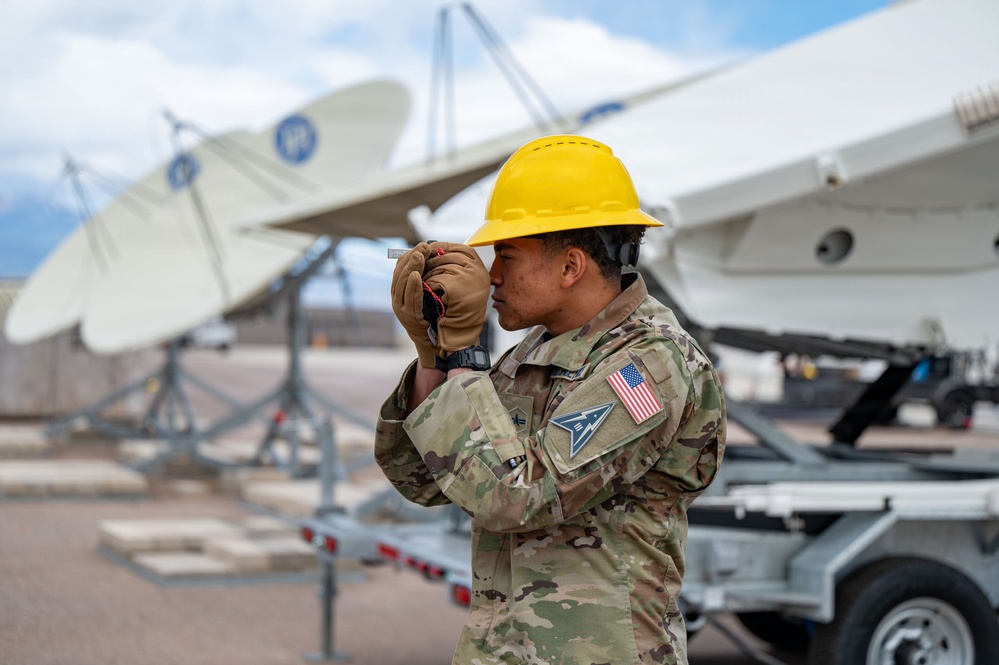16th Electromagnetic Warfare Squadron Trains with Bounty Hunter
