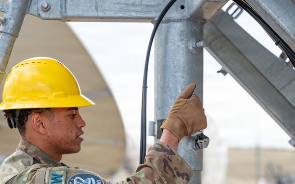 16th Electromagnetic Warfare Squadron Trains with Bounty Hunter