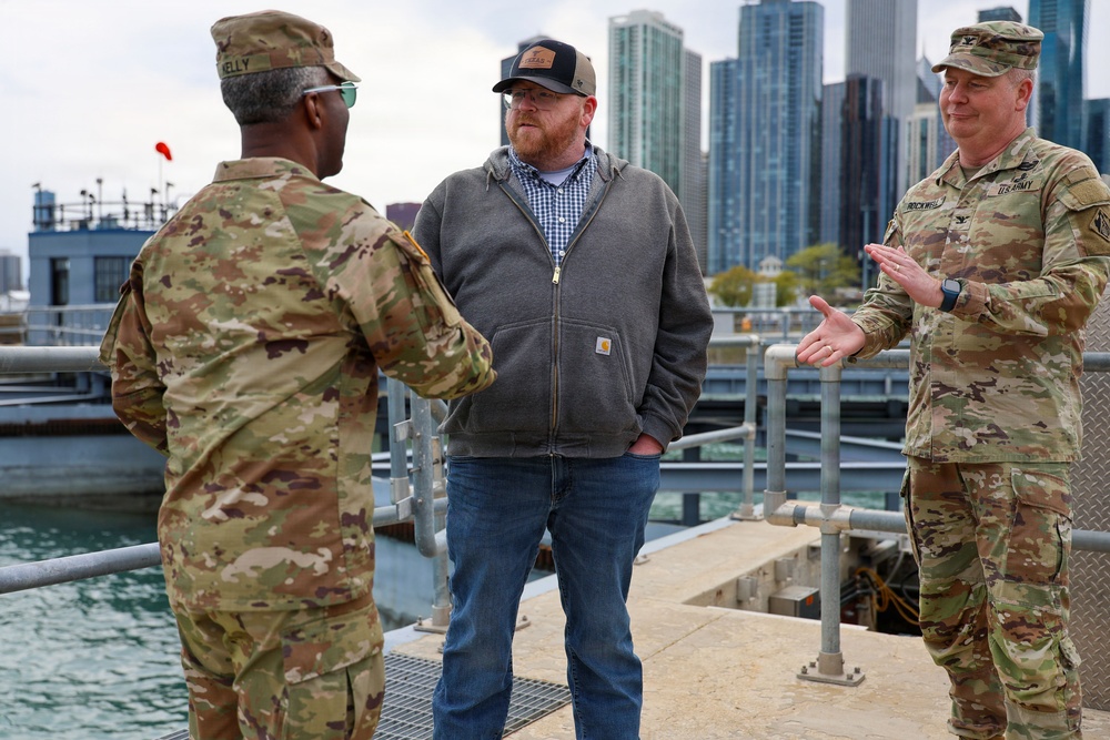 Maj. Gen. Jason Kelly visits Chicago Harbor Lock