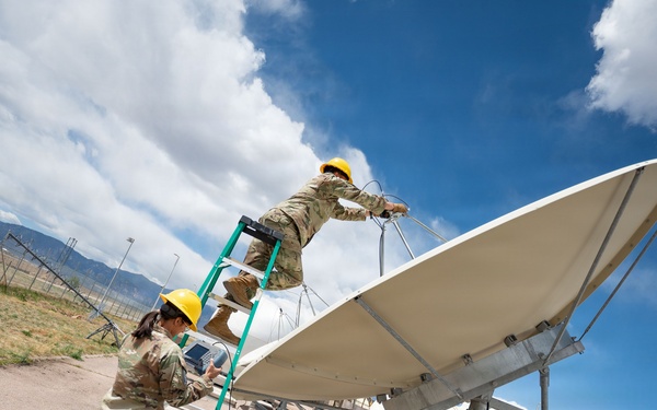 16th Electromagnetic Warfare Squadron Trains with Bounty Hunter