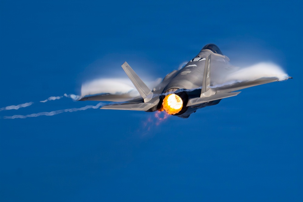 F-35A Demonstration Team @ FIDAE