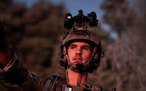 EOD Technicians Conduct a Dismounted Response Drill