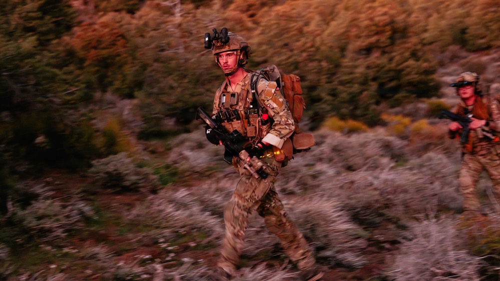 EOD Technicians Conduct a Dismounted Response Drill