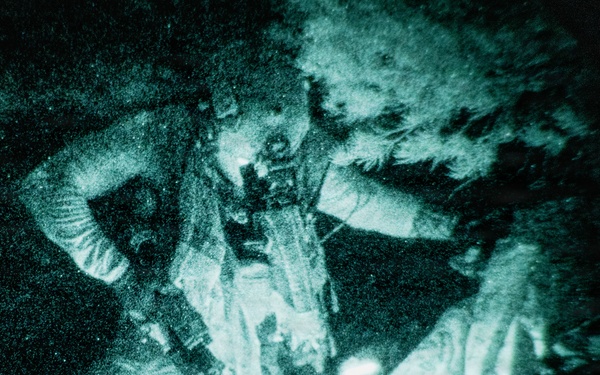 EOD Technicians Conduct a Dismounted Response Drill