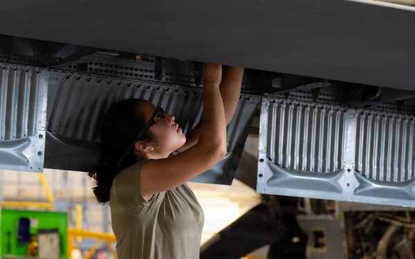94th MXS Airmen perform C-130H isochronal inspection