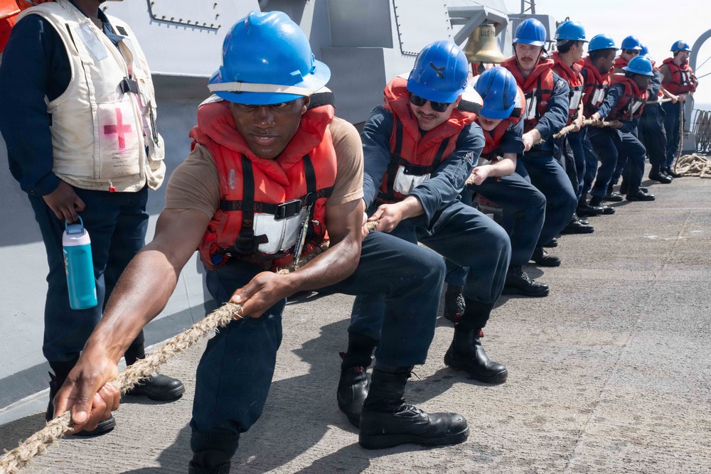 Pinckney Conducts a Replenishment-at-Sea