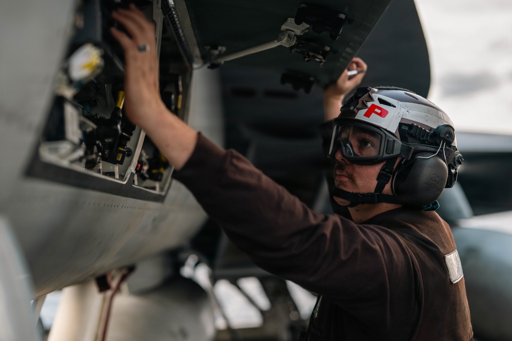 USS Theodore Roosevelt Aircraft Maintenance