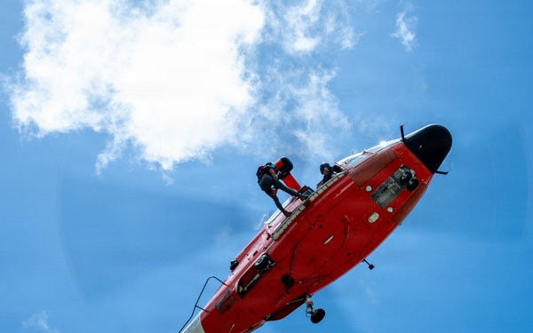 U.S. Coast Guard Air Station Air Station Barbers Point conducts urban search and rescue training