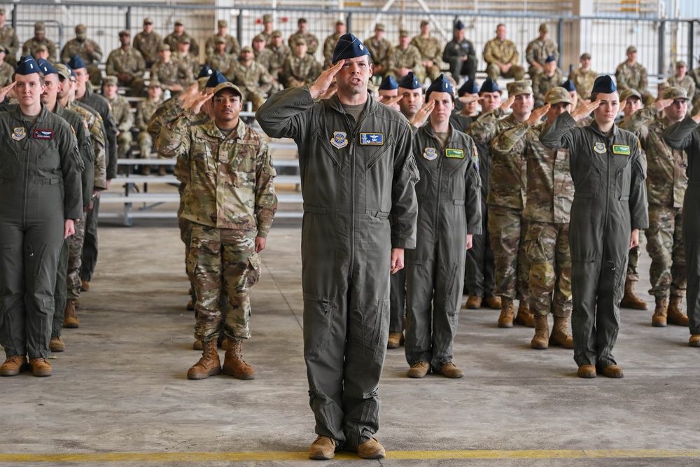 19th OG Change of Command Ceremony Ushers in New Leadership