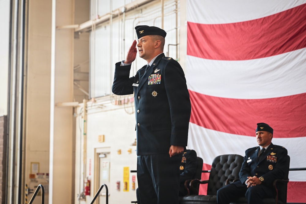 19th OG Change of Command Ceremony Ushers in New Leadership