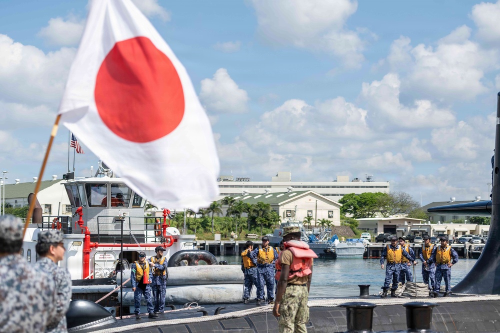 JMSDF Shoryu (SS 510) arrives to HWI