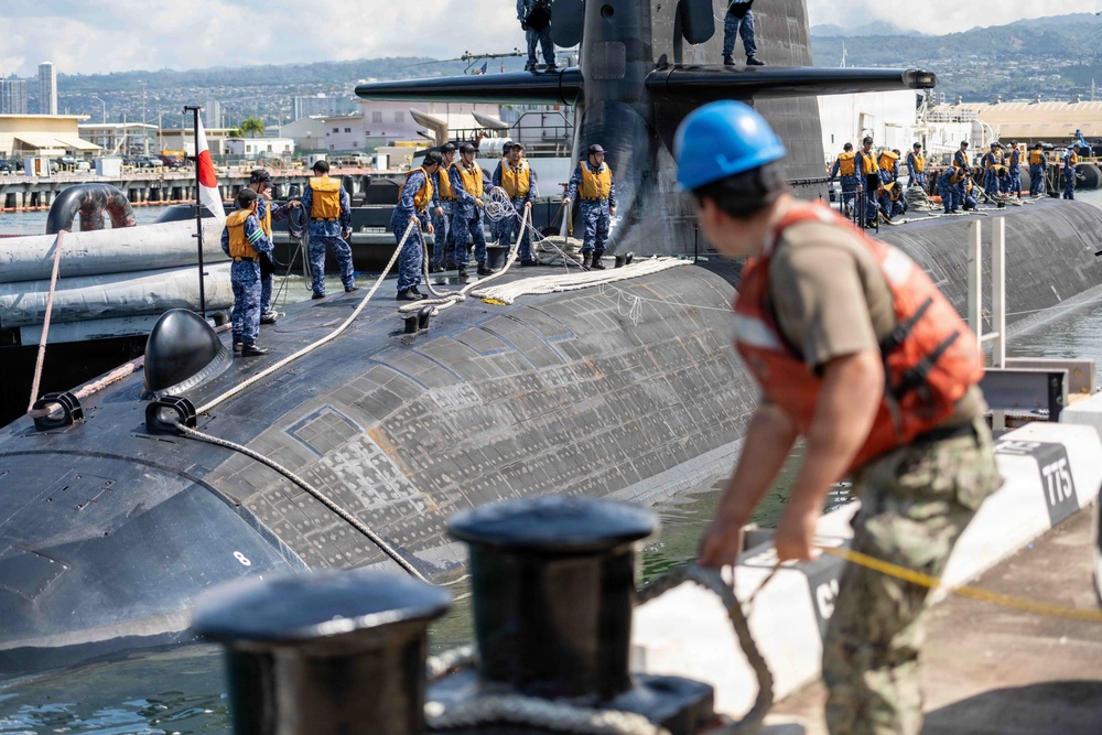 JMSDF Shoryu (SS 510) arrives to HWI