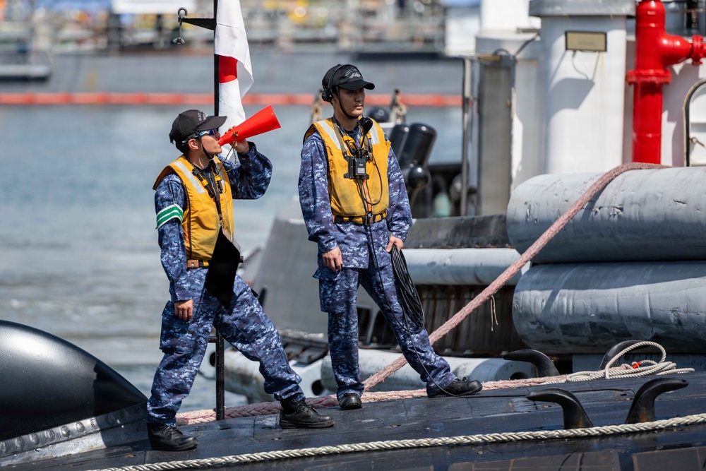 JMSDF Shoryu (SS 510) arrives to HWI