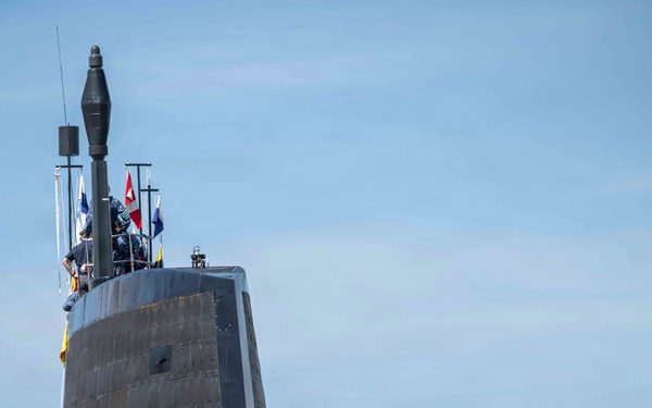 JMSDF Shoryu (SS 510) arrives to HWI