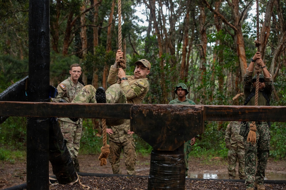 Allied and Partner Forces Conduct a Obstacle Course at Schofield Barracks
