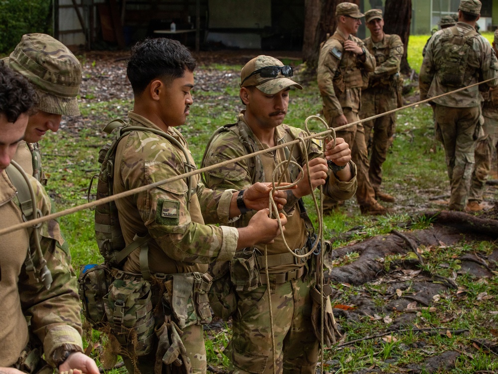Allied and Partner Forces Conduct a Knot-Tying Class at Schofield Barracks