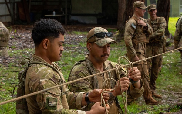 Allied and Partner Forces Conduct a Knot-Tying Class at Schofield Barracks