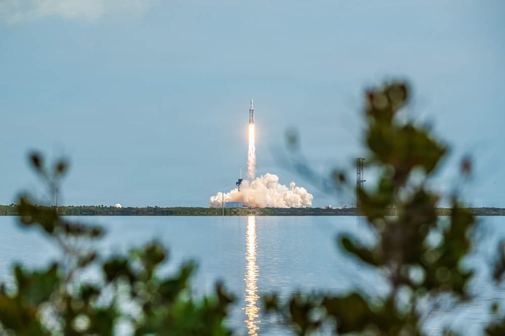 Falcon Heavy Launches ViaSat-3 F3 from Kennedy Space Center