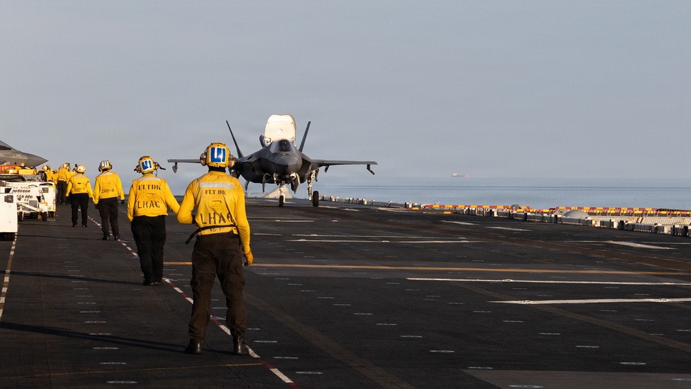 11th MEU Marines, Sailors Conduct Flight Operations Aboard USS Boxer