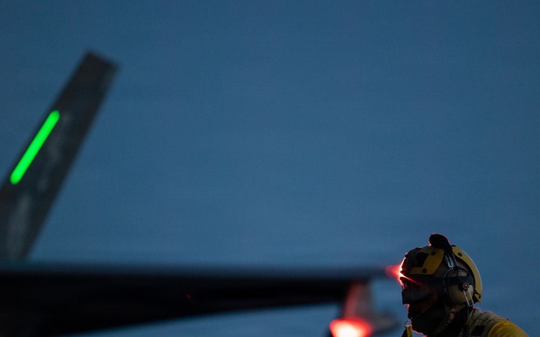 11th MEU Marines, Sailors Conduct Flight Operations Aboard USS Boxer