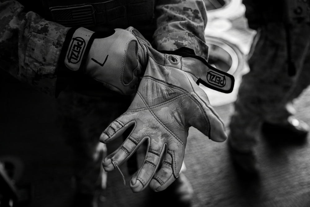 11th MEU Marines, Sailors Conduct Fast-Rope Training Aboard USS Boxer