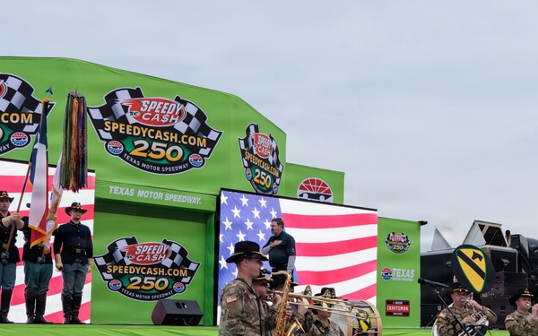 1st Cavalry Division Band, Honor Guard perform National Anthem
