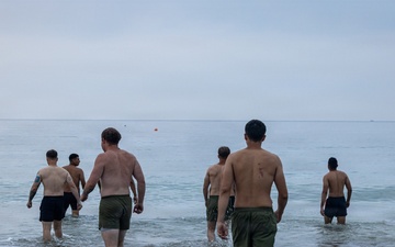 22nd MEU (SOC) | Swim with Ecuadorian Marines