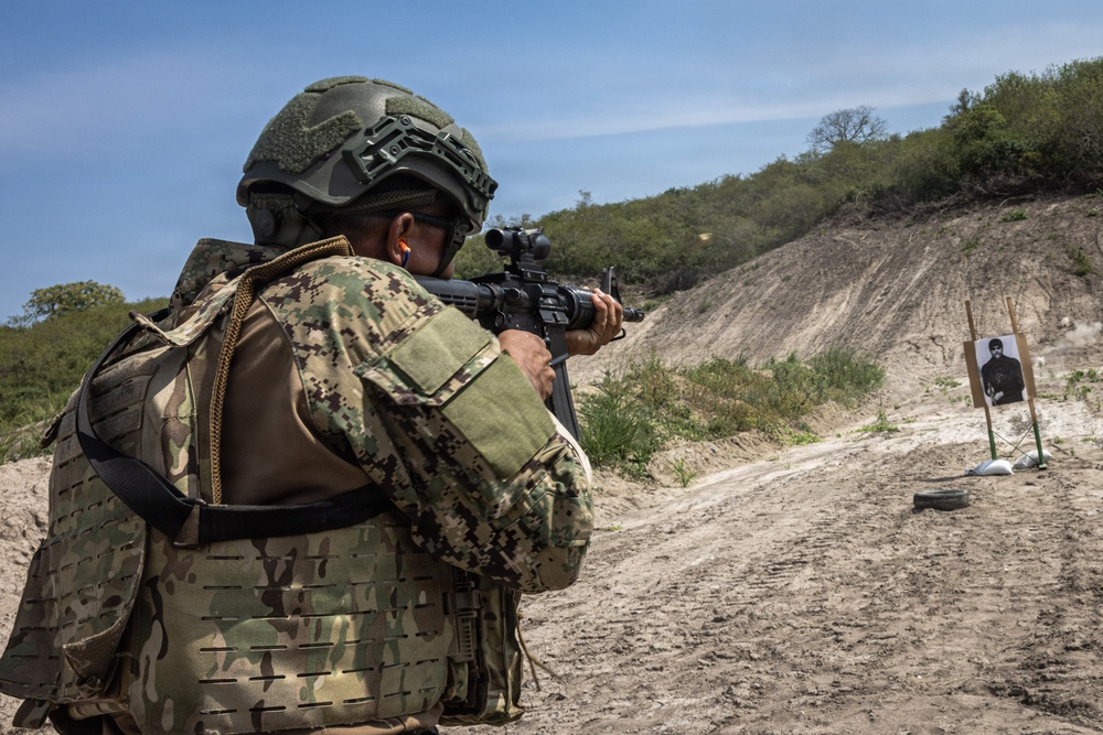 22nd MEU (SOC) | Individual Marksmanship Assessment with Ecuadorian Marines