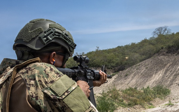 22nd MEU (SOC) | Individual Marksmanship Assessment with Ecuadorian Marines