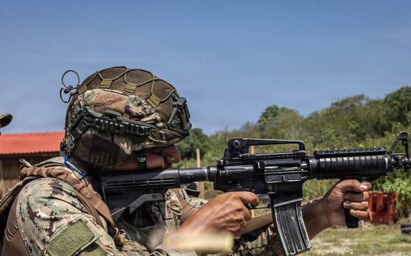 22nd MEU (SOC) | Individual Marksmanship Assessment with Ecuadorian Marines