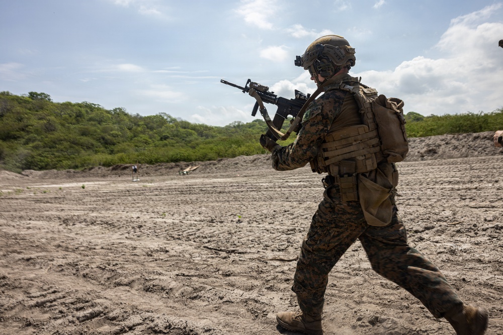22nd MEU (SOC) | Individual Marksmanship Assessment with Ecuadorian Marines