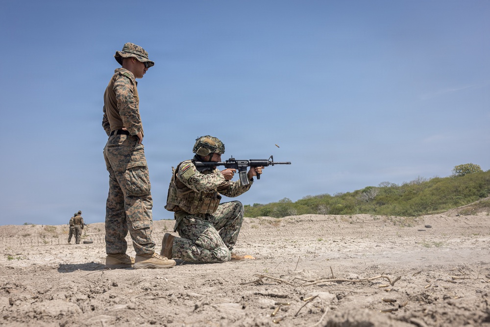 22nd MEU (SOC) | Individual Marksmanship Assessment with Ecuadorian Marines