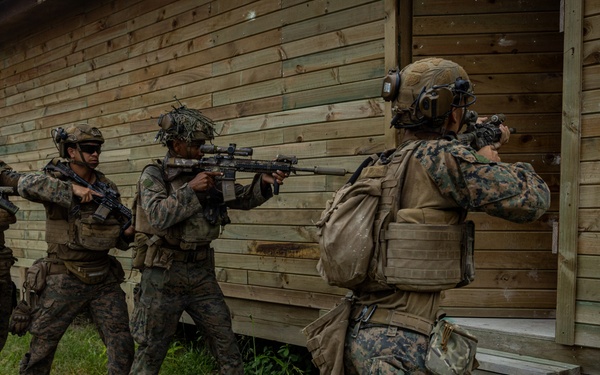 22nd MEU (SOC) | CQB with Ecuadorian Marines