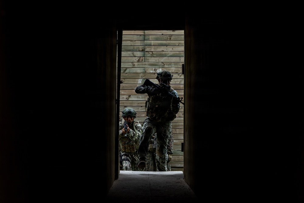 22nd MEU (SOC) | CQB with Ecuadorian Marines
