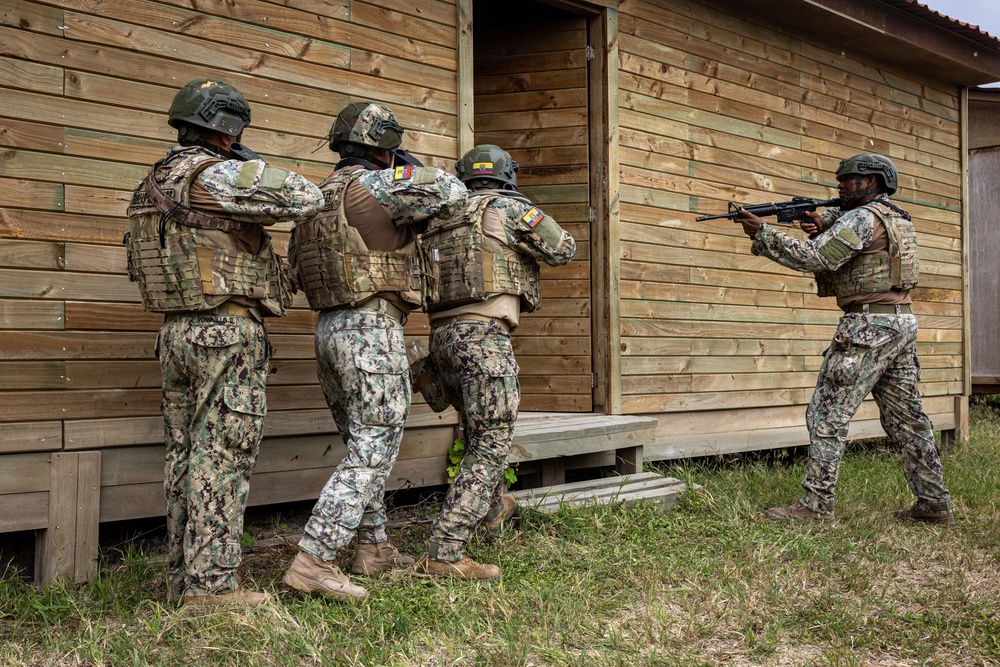 22nd MEU (SOC) | CQB with Ecuadorian Marines
