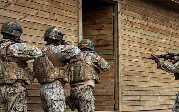 22nd MEU (SOC) | CQB with Ecuadorian Marines