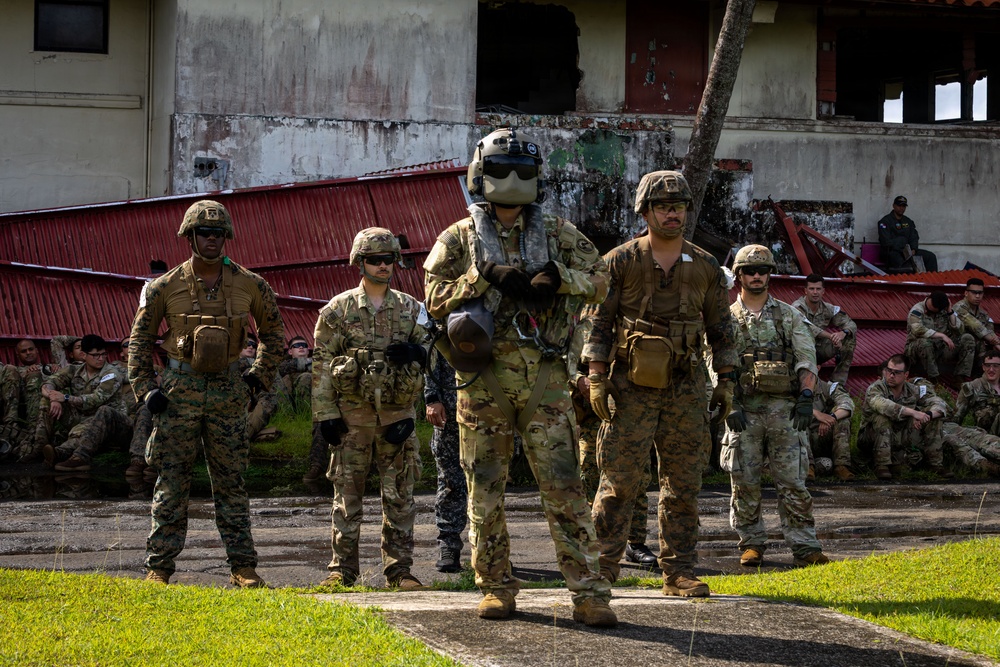 U.S. military and Panamanian partners strengthen MEDEVAC and casualty care skills during jungle training