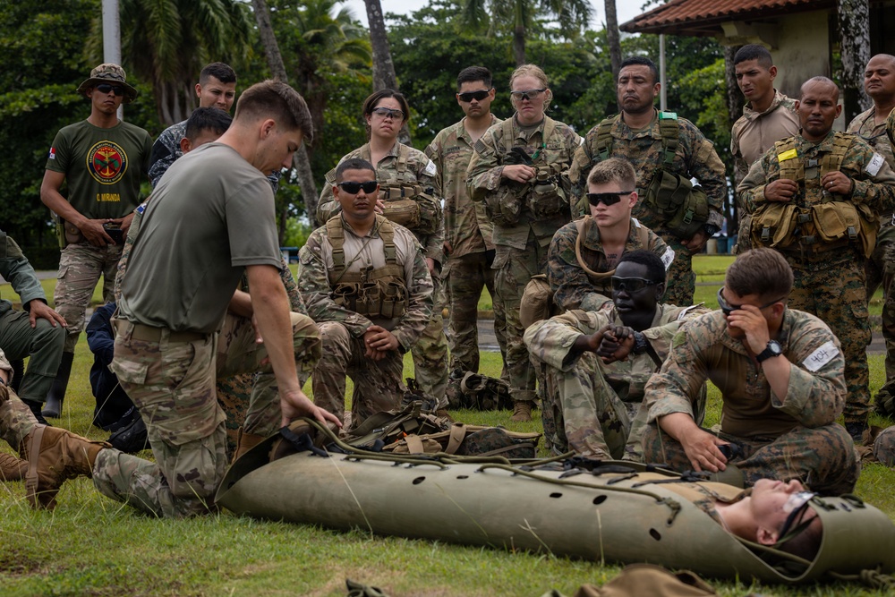 U.S. military and Panamanian partners strengthen MEDEVAC and casualty care skills during jungle training