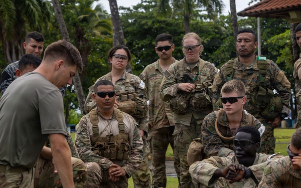 U.S. military and Panamanian partners strengthen MEDEVAC and casualty care skills during jungle training