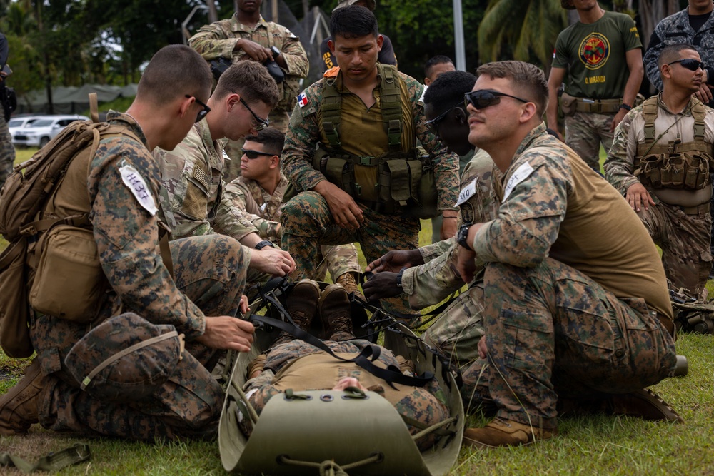U.S. military and Panamanian partners strengthen MEDEVAC and casualty care skills during jungle training