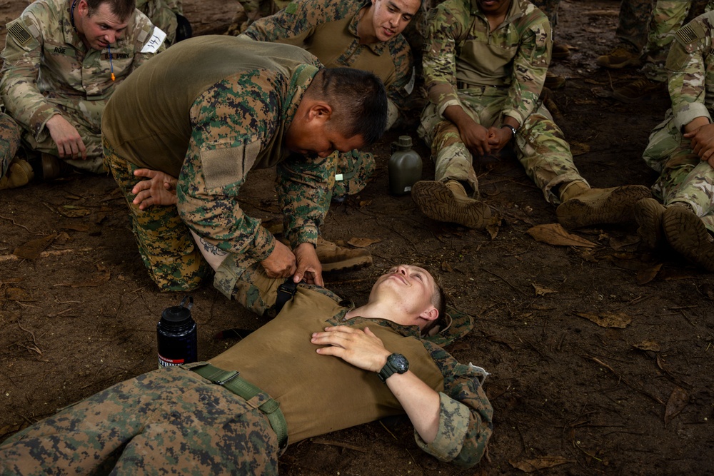 U.S. military and Panamanian partners strengthen MEDEVAC and casualty care skills during jungle training