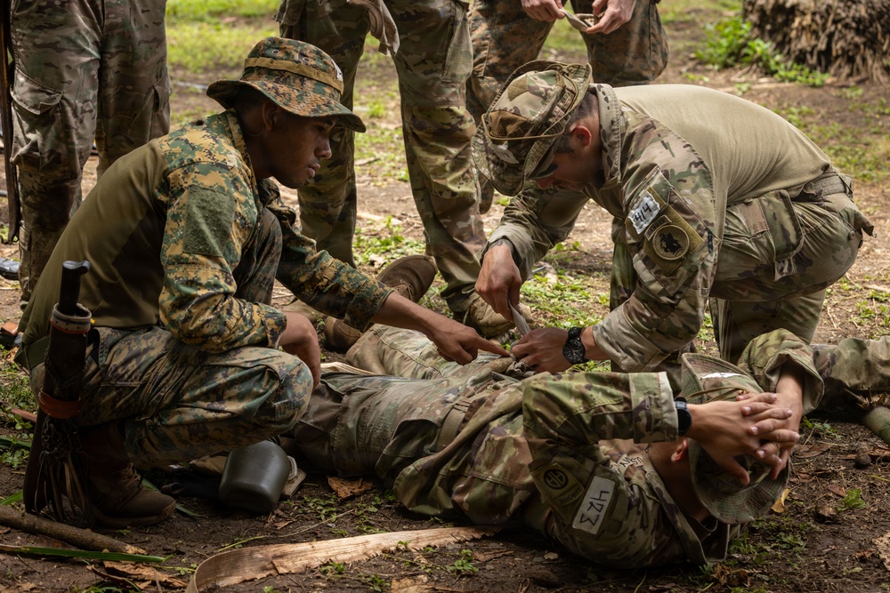 U.S. military and Panamanian partners strengthen MEDEVAC and casualty care skills during jungle training