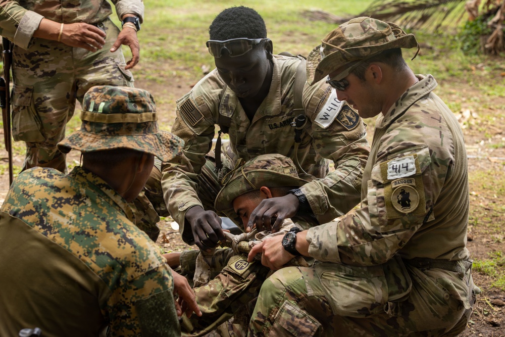 U.S. military and Panamanian partners strengthen MEDEVAC and casualty care skills during jungle training